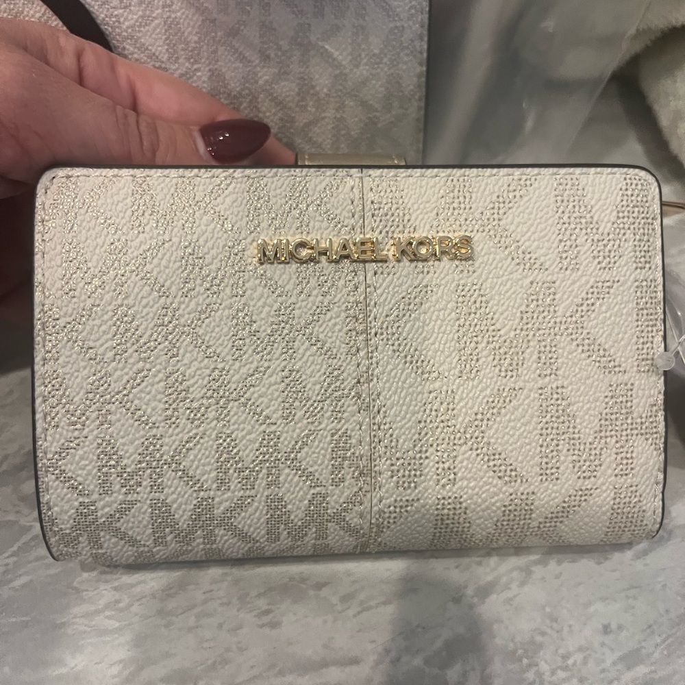 NWT*** MK white, tan and gold trifold wallet